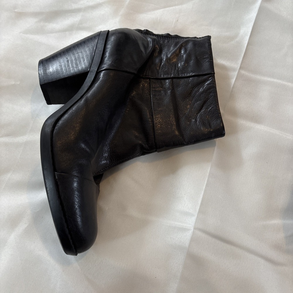 Bandolino Bdjoinedtome Black Booties Size 7M - Picture 4 of 12